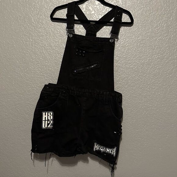 Dolls Kill Killstar Cassidy Overall Denim Shorts w/ Patches H8 U2 Distressed - Picture 2 of 12